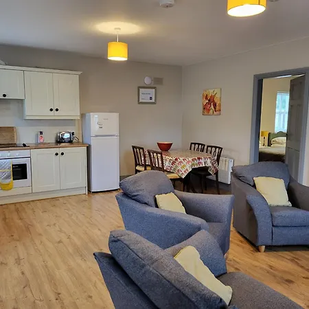 Clairhouse Апартаменты Лехинч