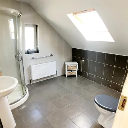 Clairhouse Лехинч